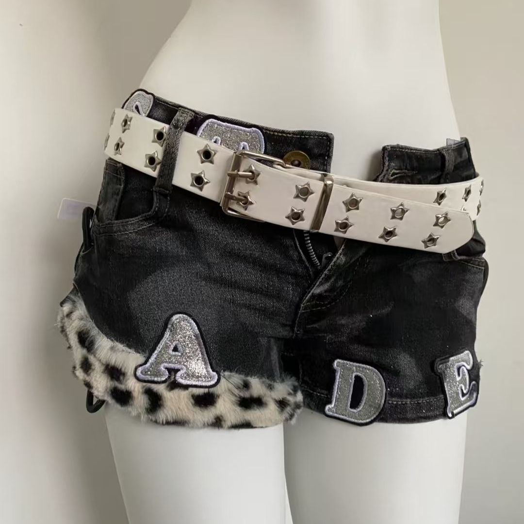 Street Fashion Girls - Y2k Embroidered Patch Denim Shorts Woman